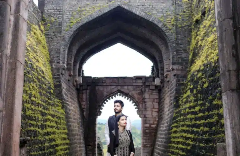Mandu (Mandav) couple pre-wedding portrait
